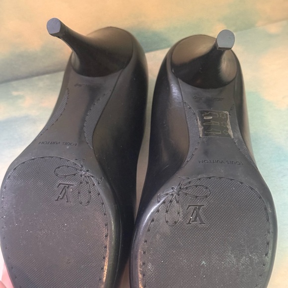 Louis Vuitton pumps size 5.5 M - Picture 8 of 8